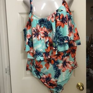 Catherine’s size 32W new bathing suit